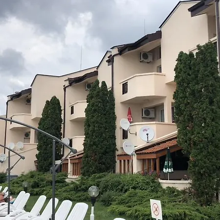 Holiday Village Maisonette * ラヴダ